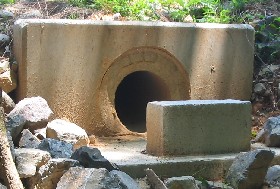 End Wall with Energy Dissipator